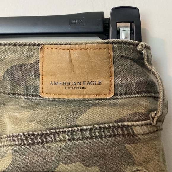 American Eagle | Camo Super Stretch Jeggings Size 4 - Picture 4 of 6